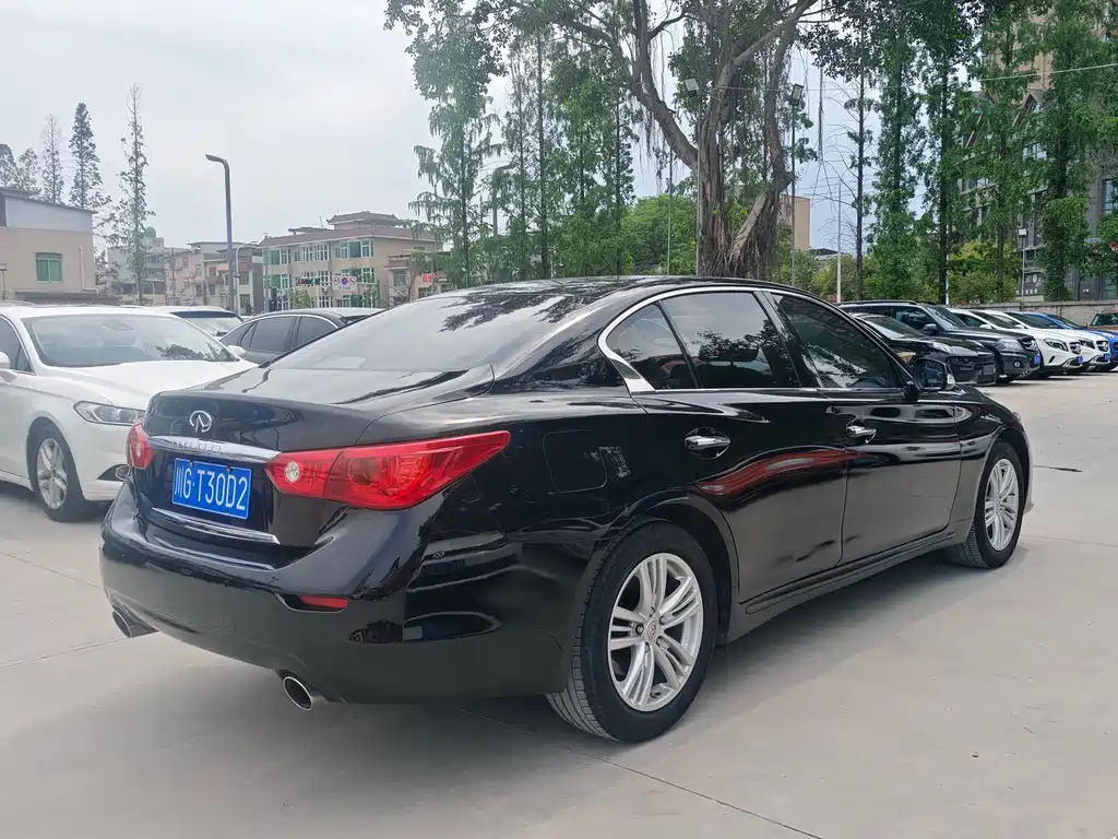 Infiniti Q50L 2016 — фото 11