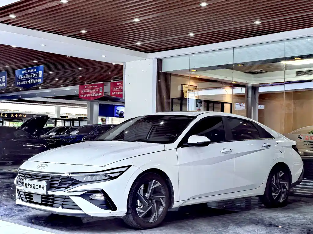 Hyundai Elantra 2024