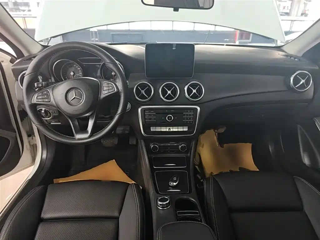 Mercedes-Benz GLA 2017 — фото 10
