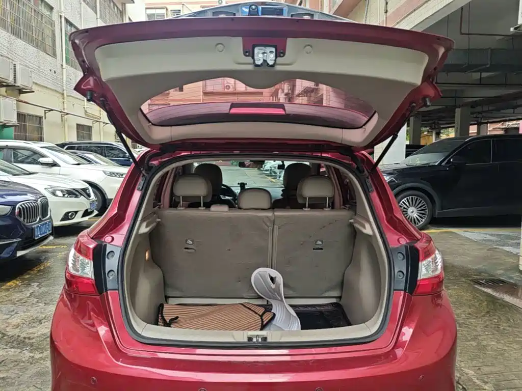 Nissan Tiida 2018 — фото 19
