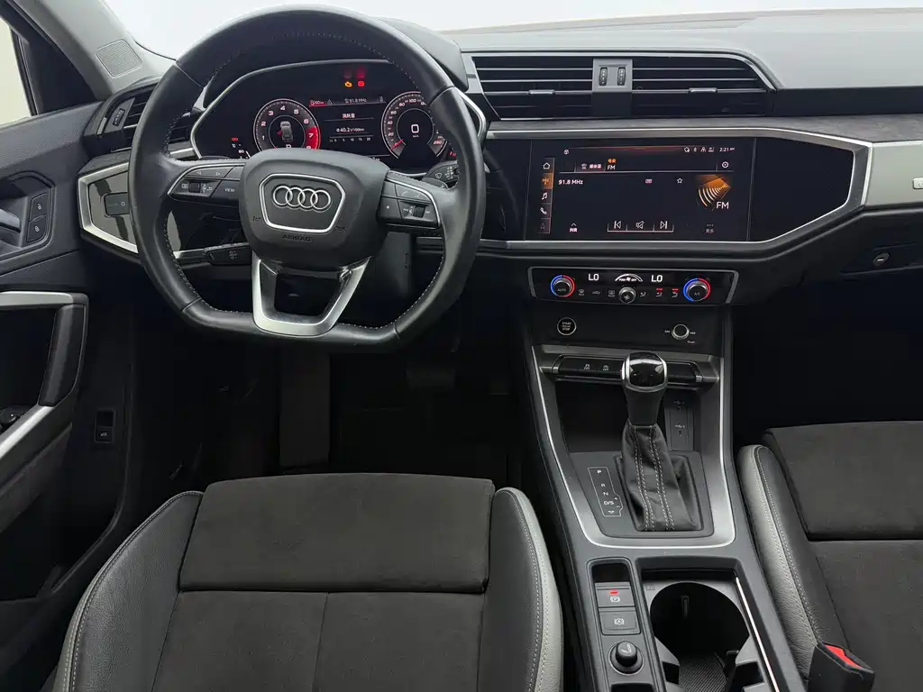 Audi Q3 2022 — фото 12