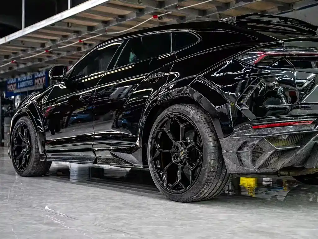 Lamborghini Urus 2019 — фото 3