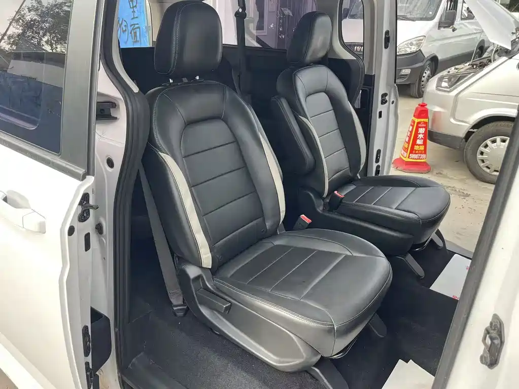 Wuling Journey 2022