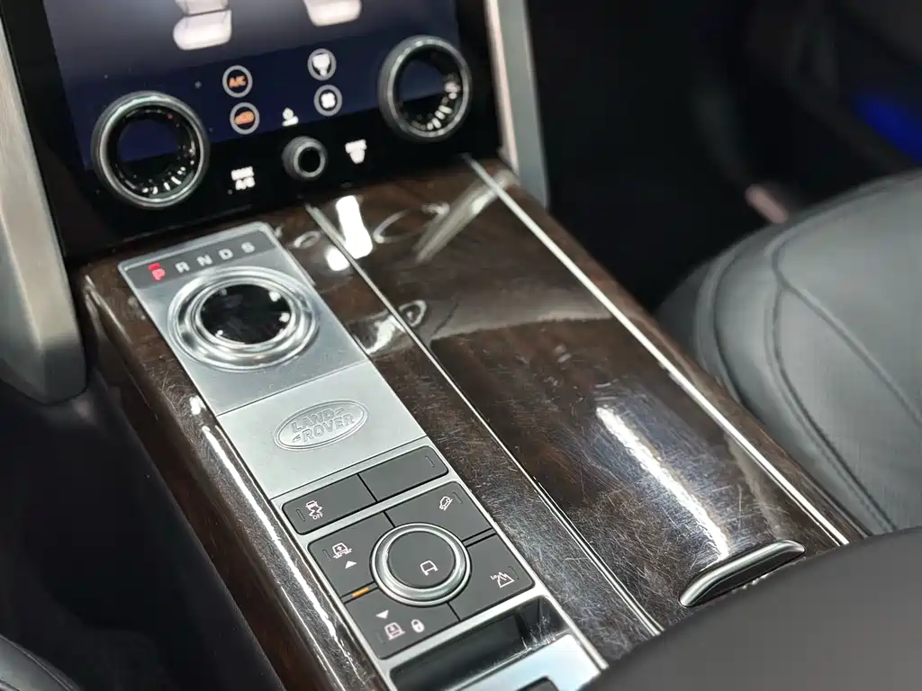 Land Rover Range Rover 2021 — фото 18