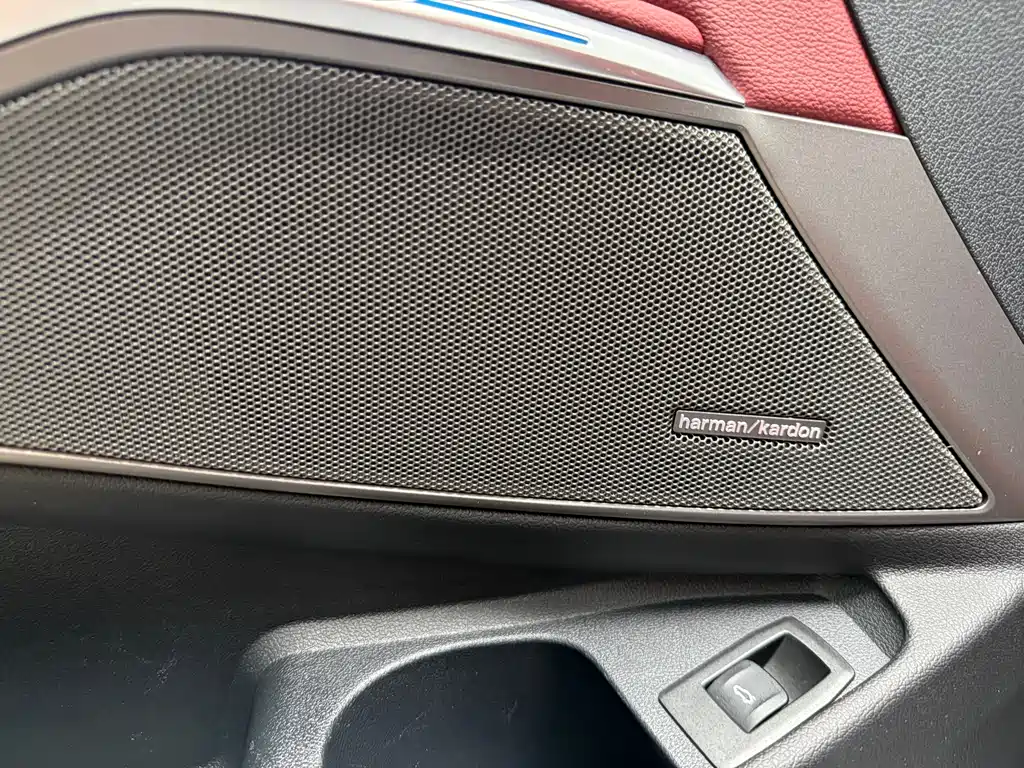 BMW 3 Series 2023 — фото 14