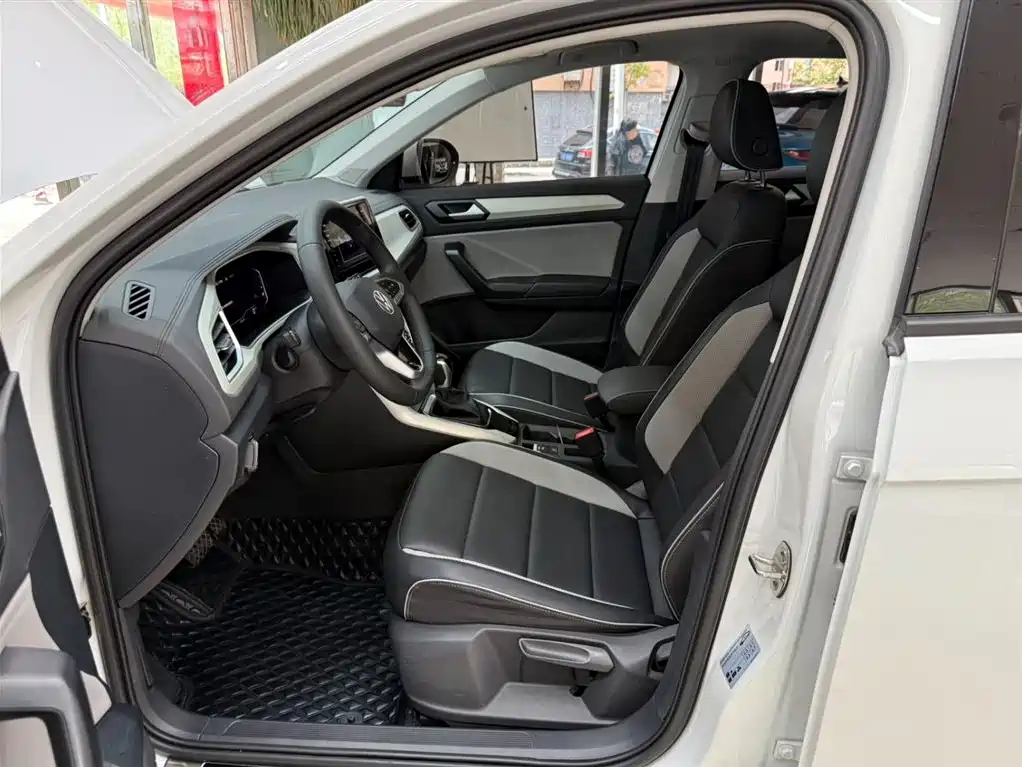 Volkswagen T-Roc 2023 — фото 16