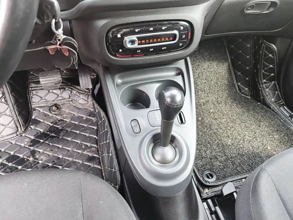 smart fortwo 2017 — фото 14