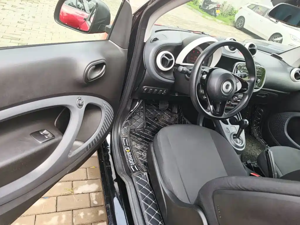 smart fortwo 2017 — фото 16