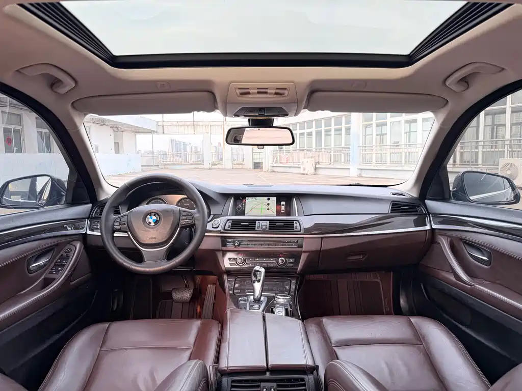 BMW 5 Series 2015 — фото 6