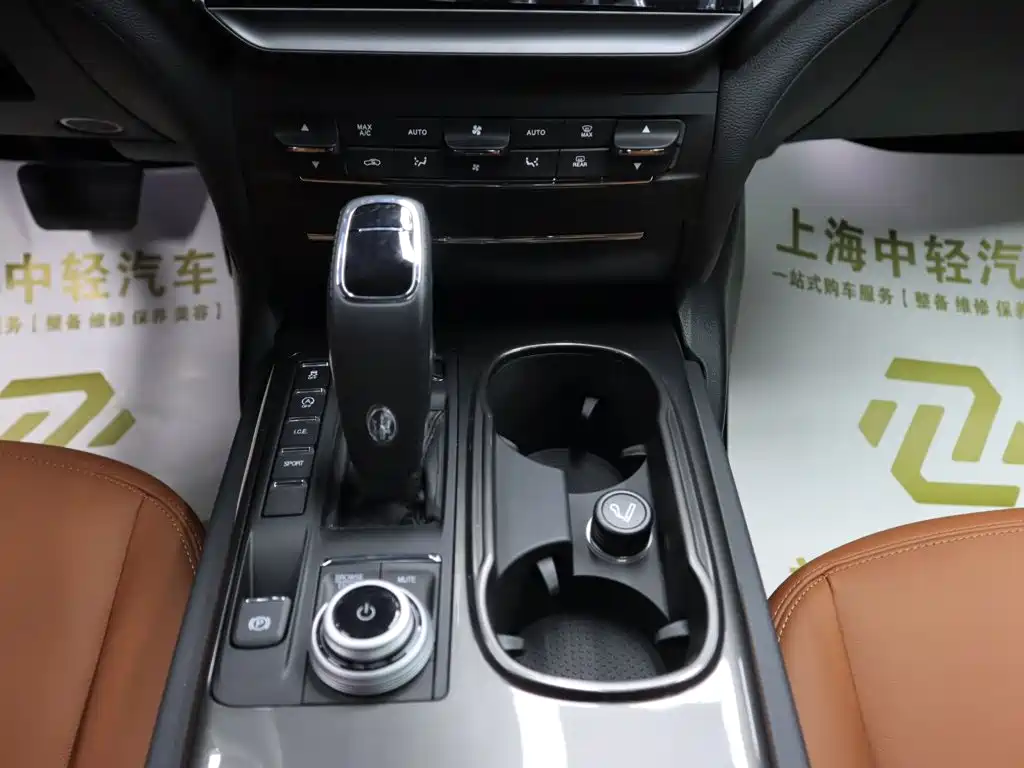 Maserati Ghibli 2023 — фото 11