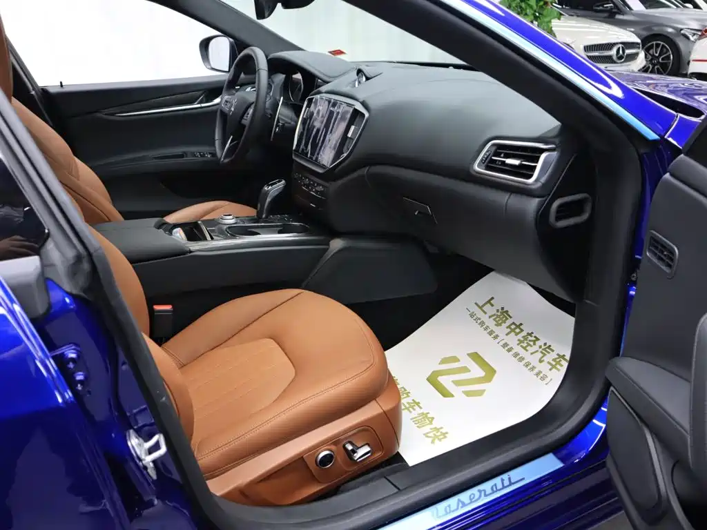 Maserati Ghibli 2023 — фото 12