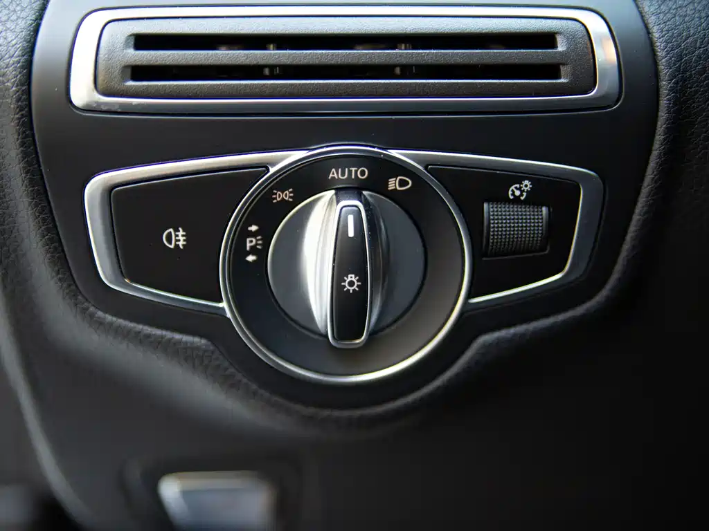 Mercedes-Benz C-Class 2020 — фото 16