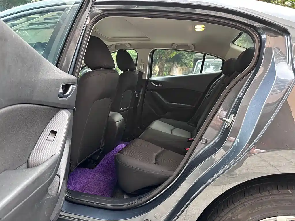 Mazda 3 Axela 2014