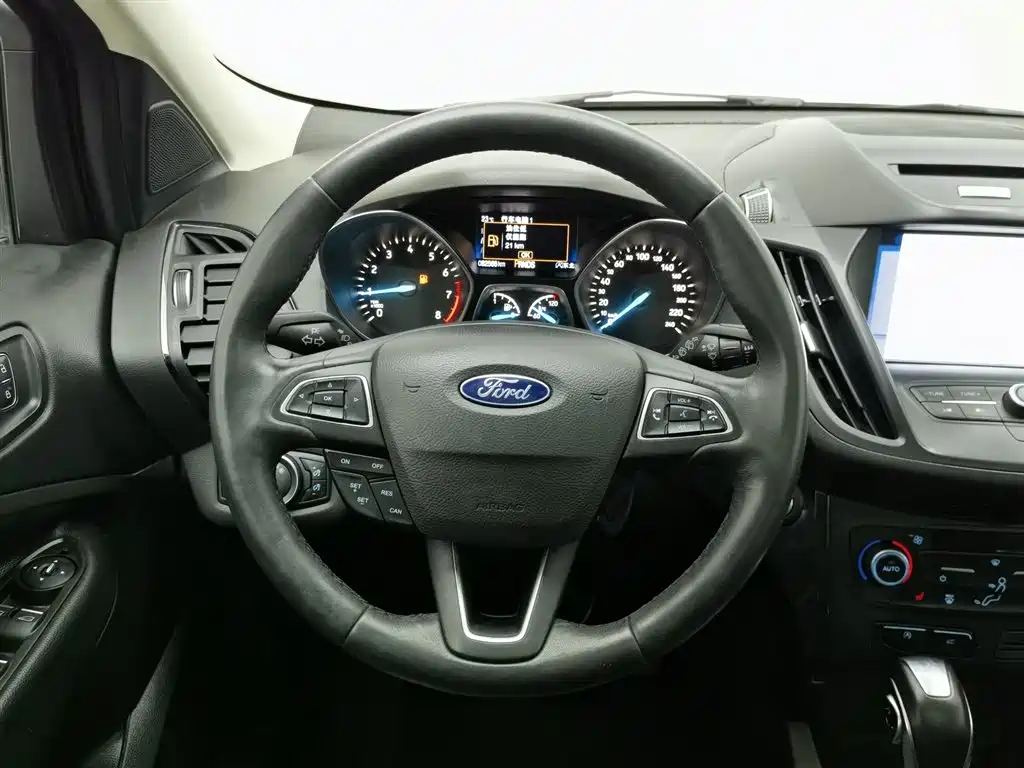 Ford Kuga 2018 — фото 11
