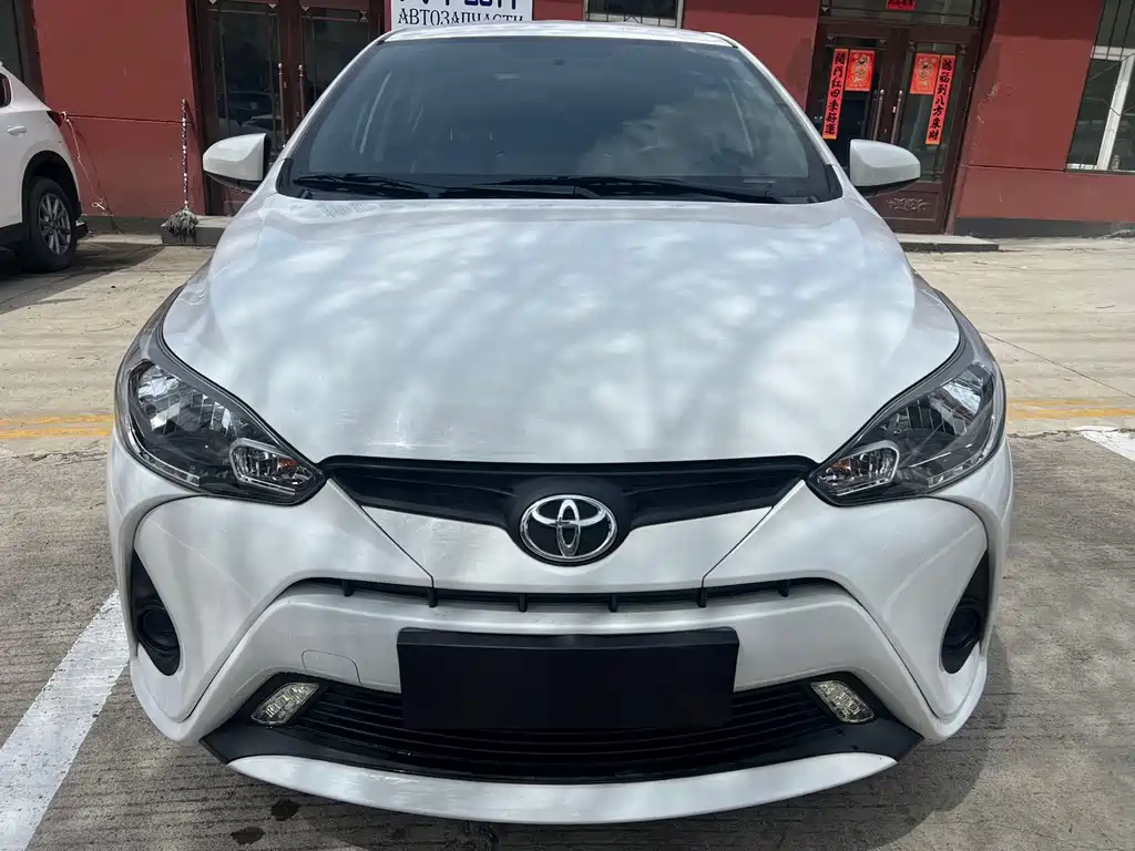 Toyota Yaris L 2022