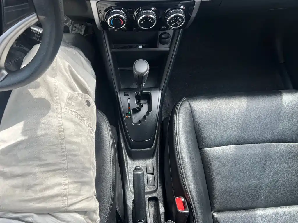 Toyota Yaris L 2022 — фото 14
