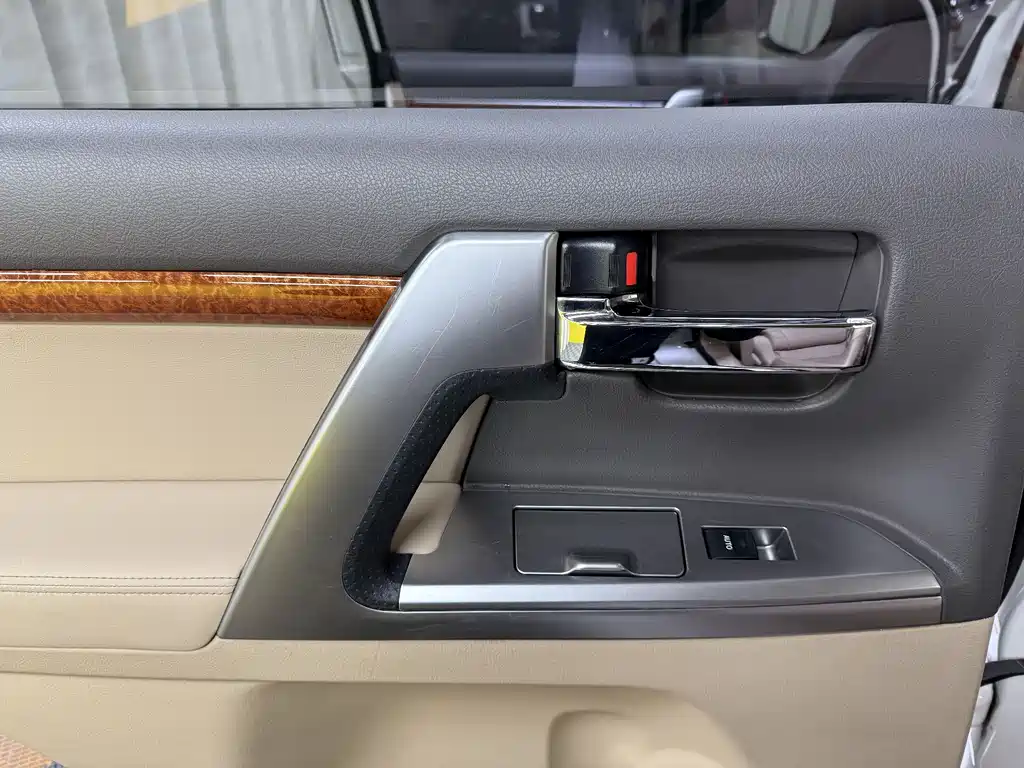 Toyota Land Cruiser 2014 — фото 27