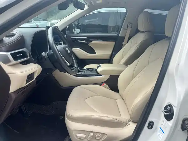 Toyota Highlander 2021