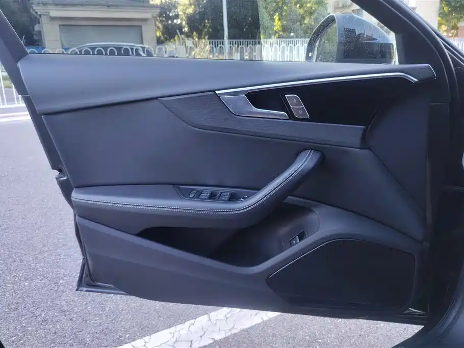 Audi A4L 2024