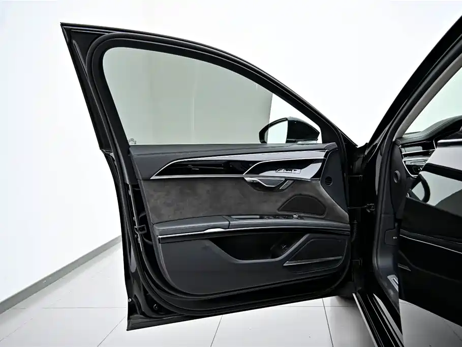 Audi A8 New Energy 2022 — фото 20