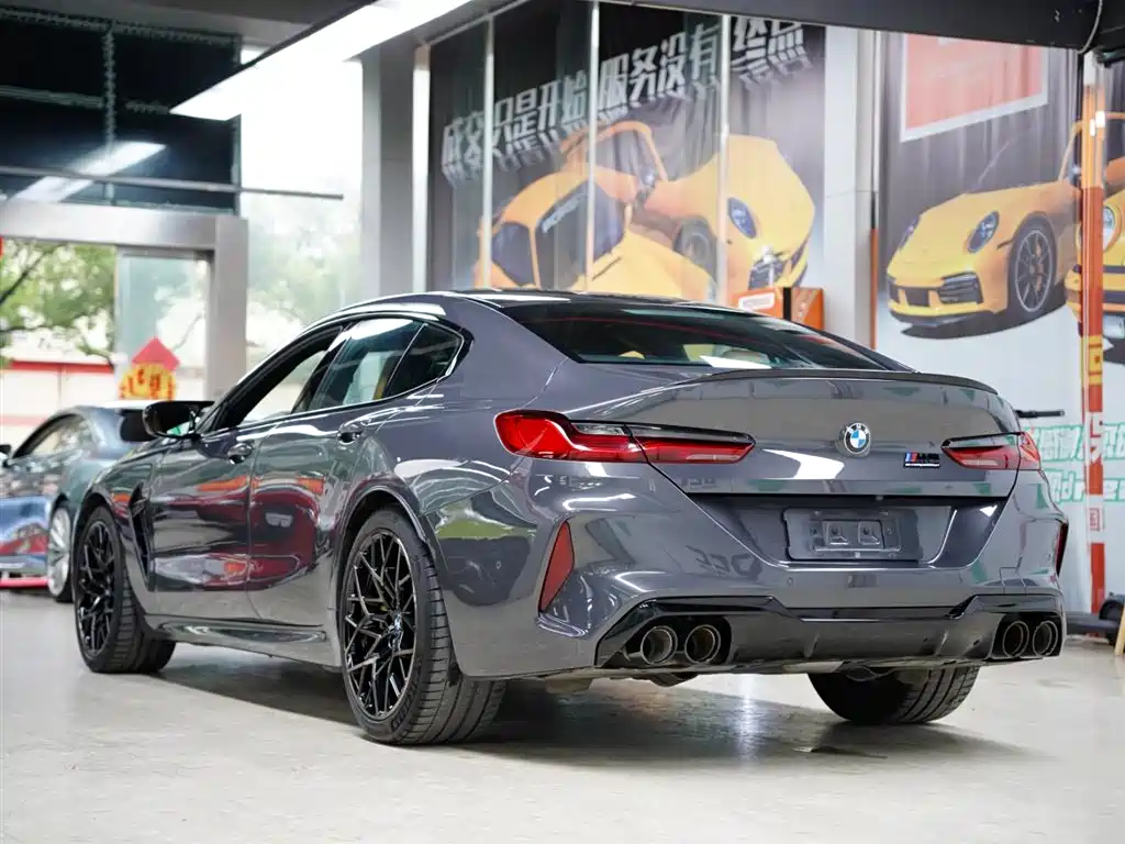 BMW M8 2021