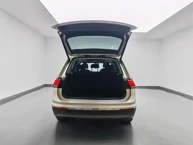Volkswagen Tiguan L 2019 — фото 9