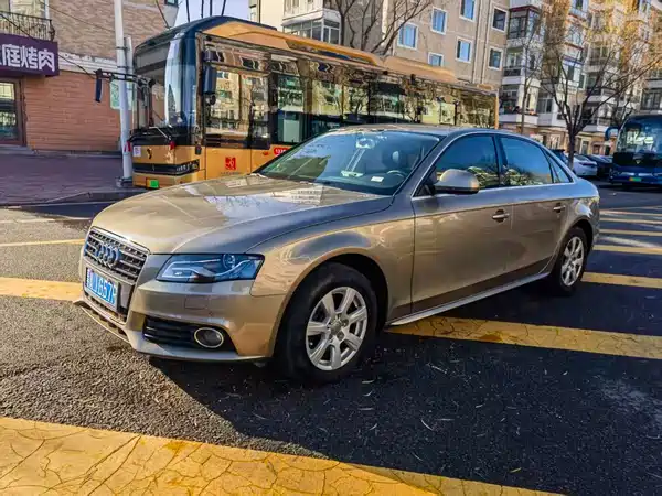 Audi A4L 2012