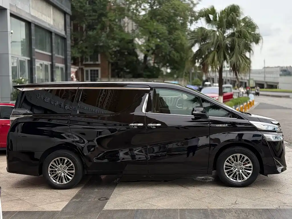 Toyota Vellfire 2020 — фото 18