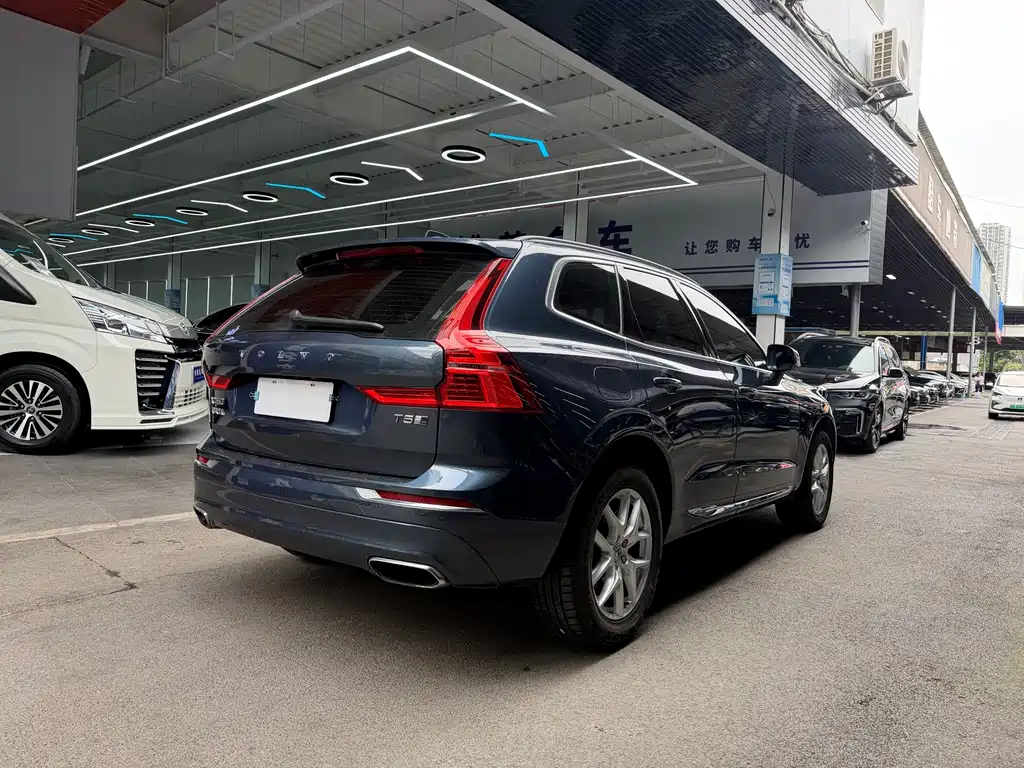 Volvo XC60 2019 — фото 17