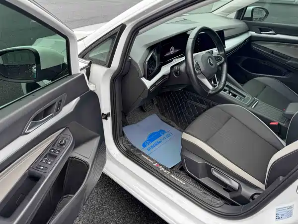 Volkswagen Golf 2021