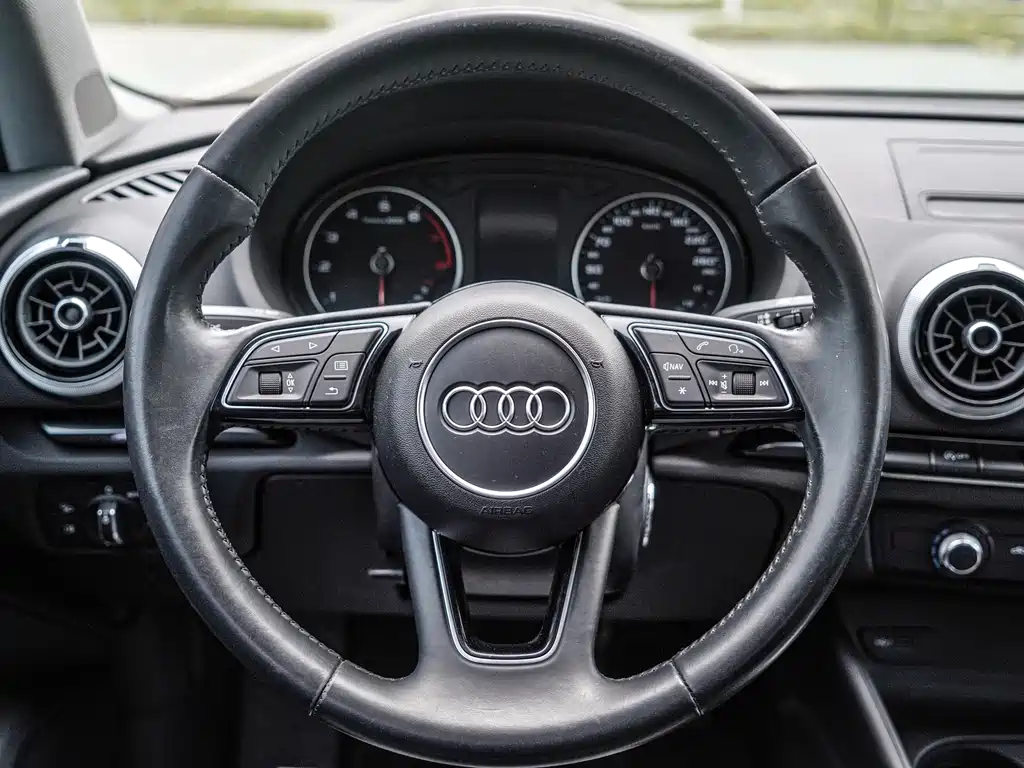 Audi A3 2018 — фото 12