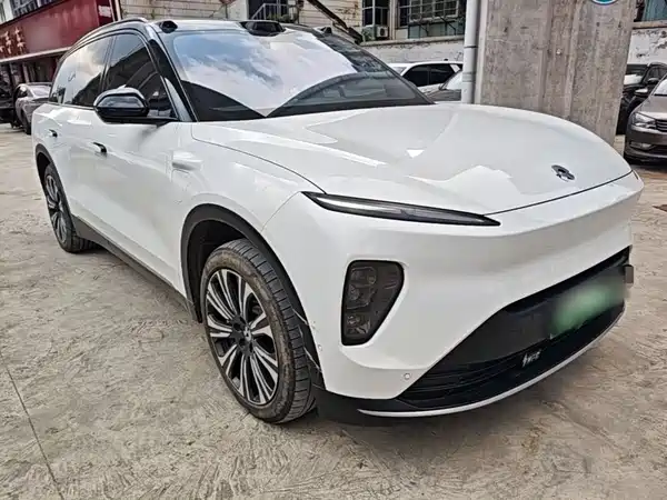 NIO ES8 2024
