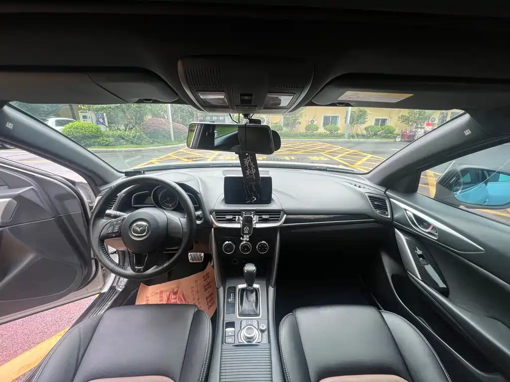 Mazda CX-4 2016 — фото 11