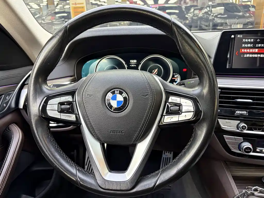 BMW 5 Series New Energy 2018 — фото 8
