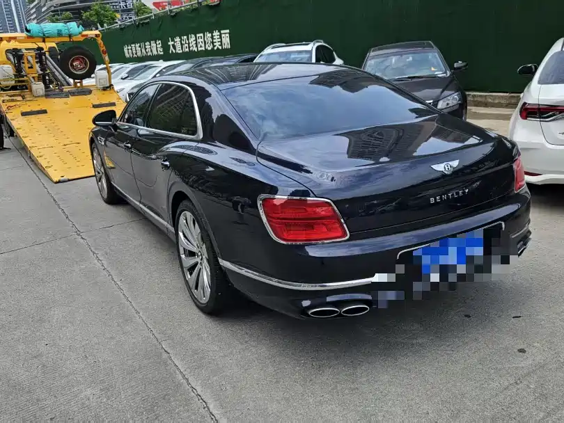 Bentley Flying Spur 2022