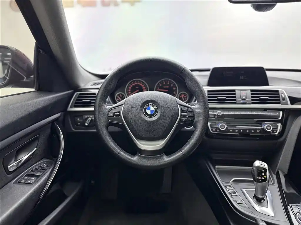 BMW 3 Series GT 2019 — фото 9