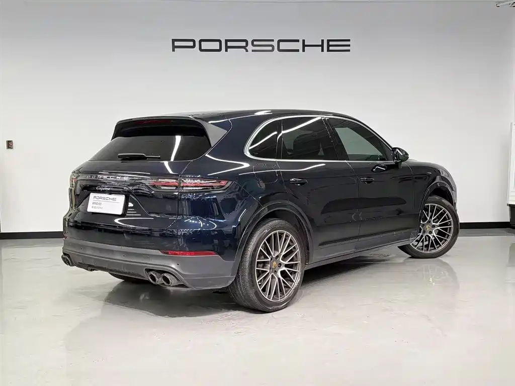 Porsche Cayenne 2022