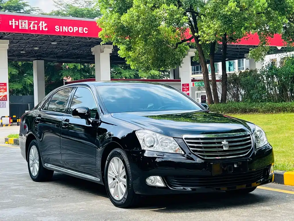 Toyota Crown 2011