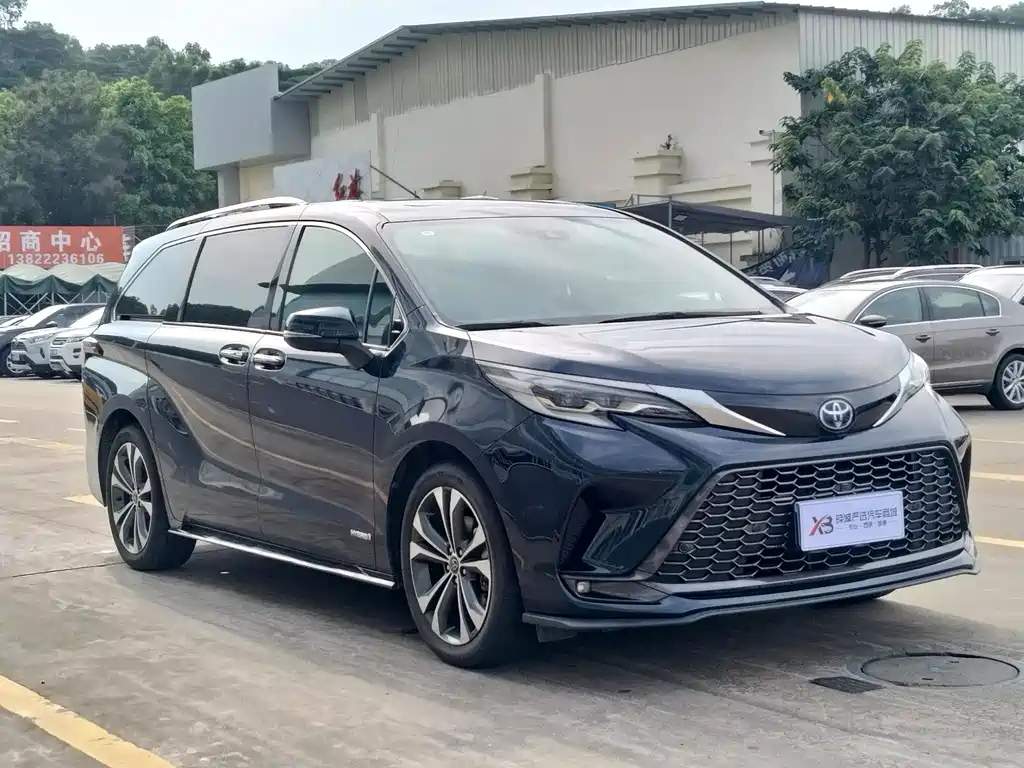 Toyota Granvia 2023