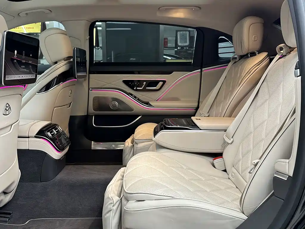 Mercedes-Benz Maybach S-Class 2023 — фото 9