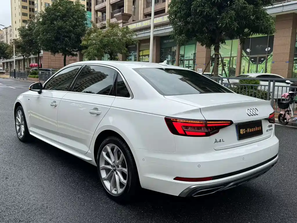 Audi A4L 2019