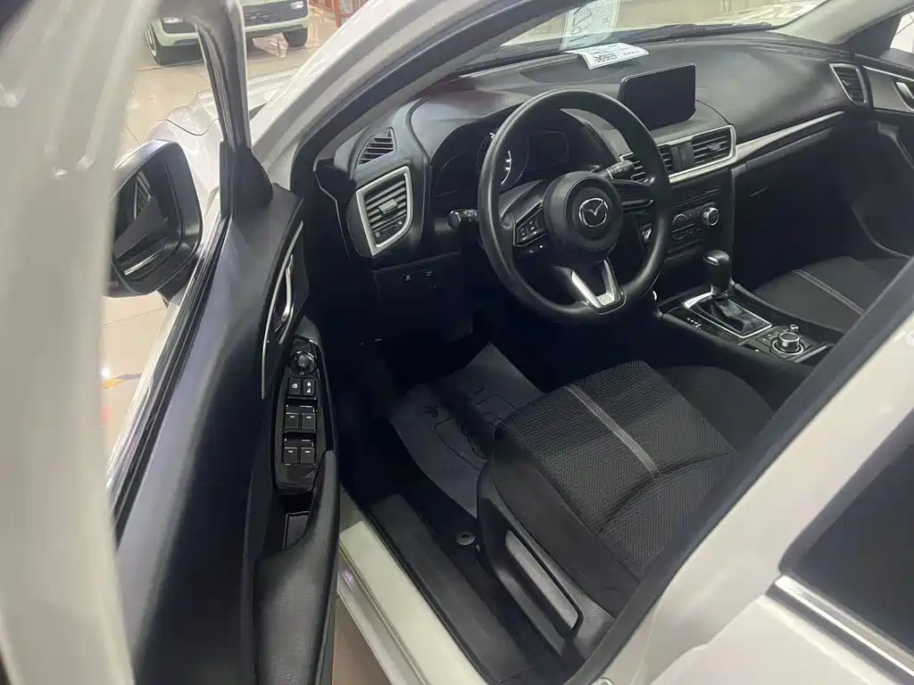 Mazda 3 Axela 2018