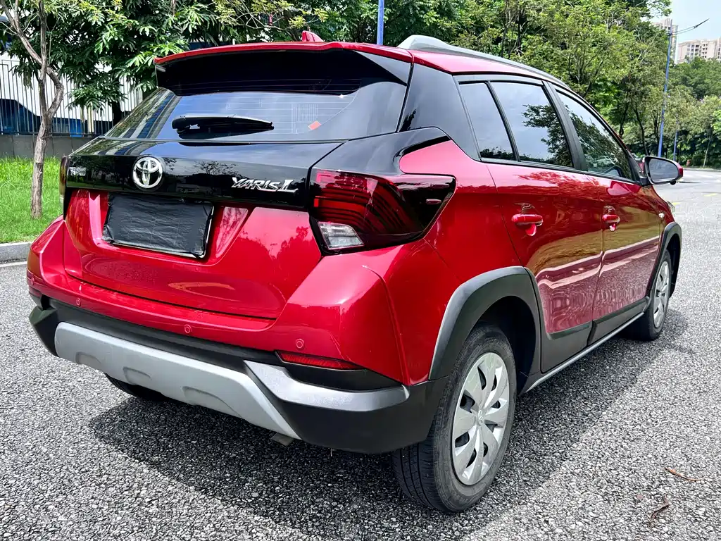 Toyota Yaris L 2022