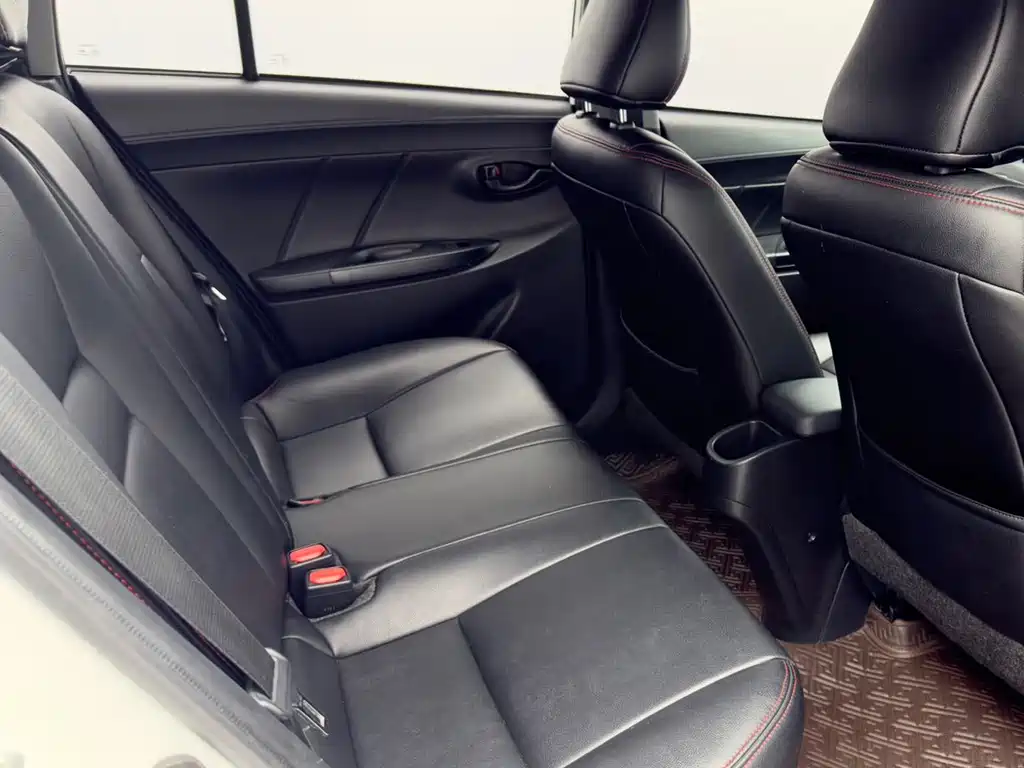 Toyota Yaris L 2021 — фото 15
