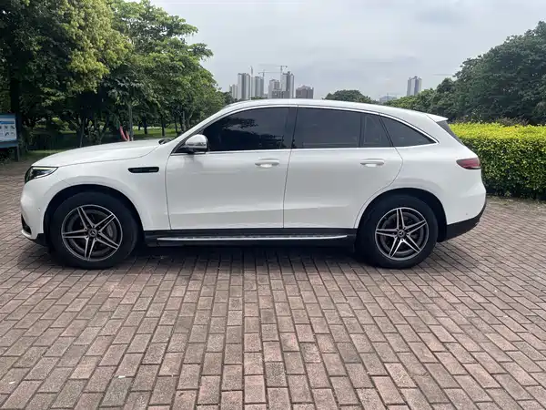 Mercedes-Benz EQC 2020