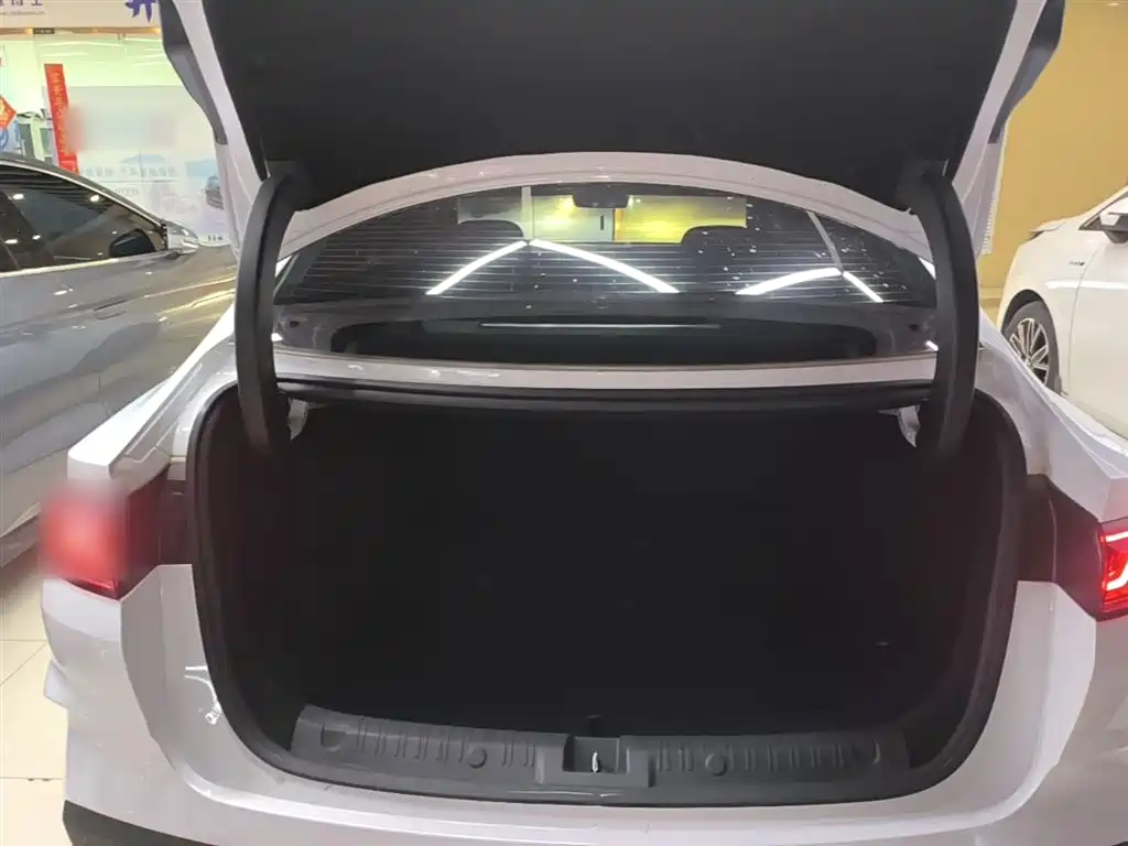 BYD Qin L 2025 — фото 19