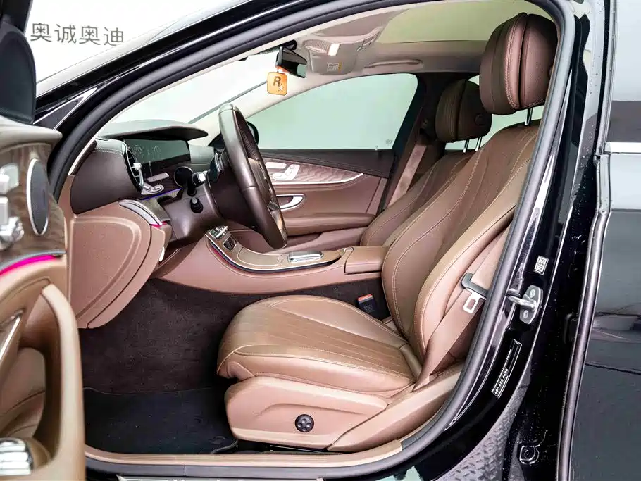 Mercedes-Benz E-Class 2023 — фото 12