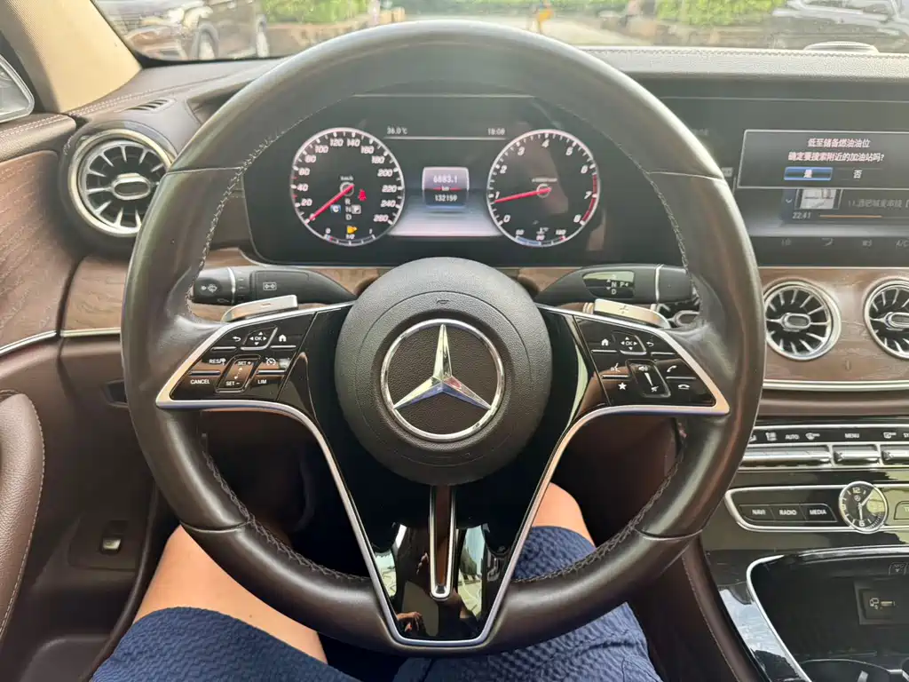 Mercedes-Benz E-Class 2018 — фото 10
