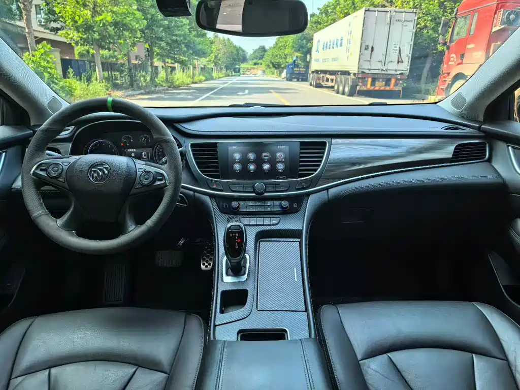 Buick LaCrosse 2017 — фото 9