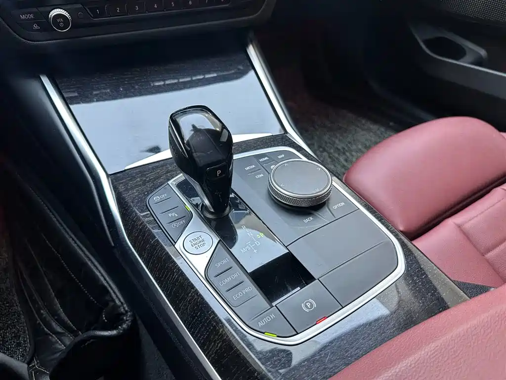 BMW 3 Series 2021 — фото 14